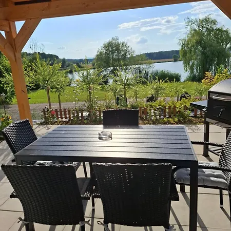 Lägenhet Prenocisce Cernosa Apartma