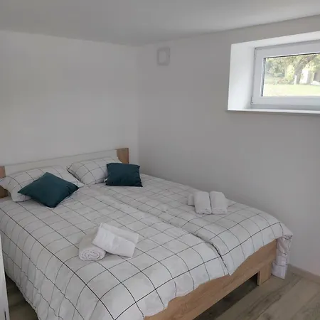 Prenocisce Cernosa Apartma Apartmán